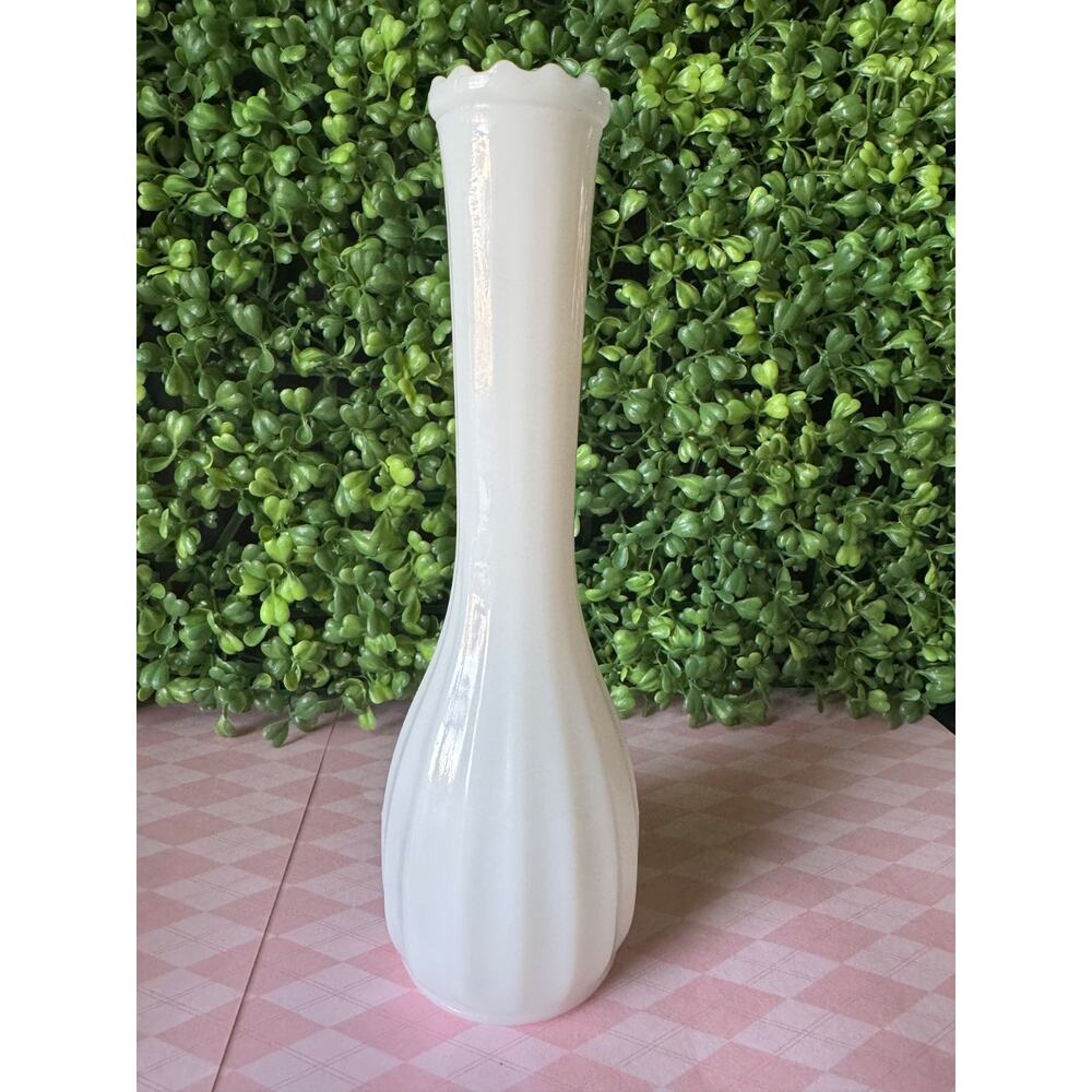 Vintage Carr-Lowrey Glass Estate Milk Glass Scalloped White Bud Vase 8.75" Tall